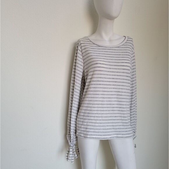A.n.a White Gray Striped Sweatshirt - Picture 6 of 8